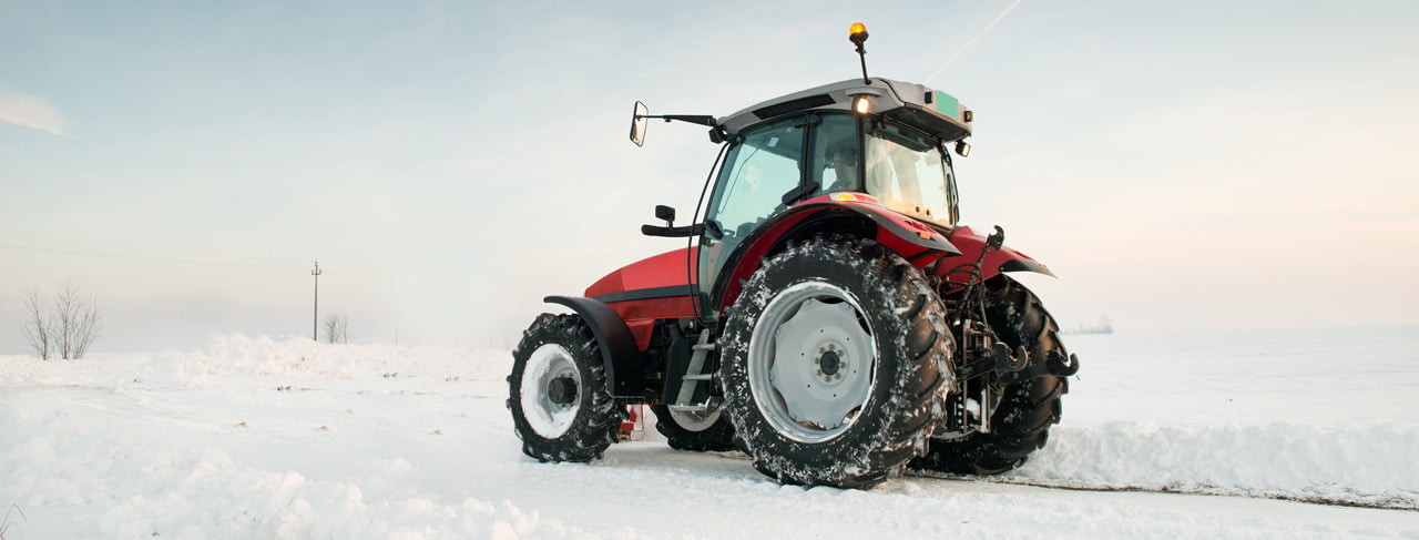 Konserwacja maszyn rolniczych na zimę.