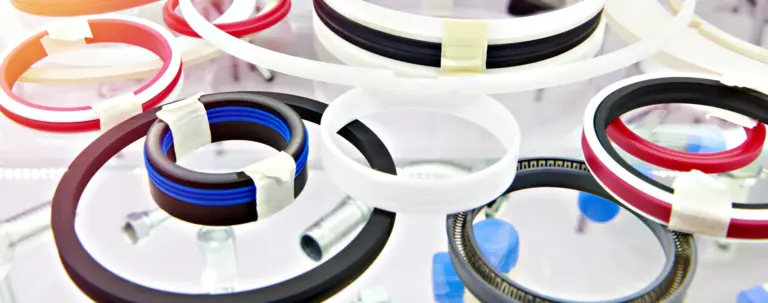 wymiana uszczelniaczy w siłowniku hydraulicznym