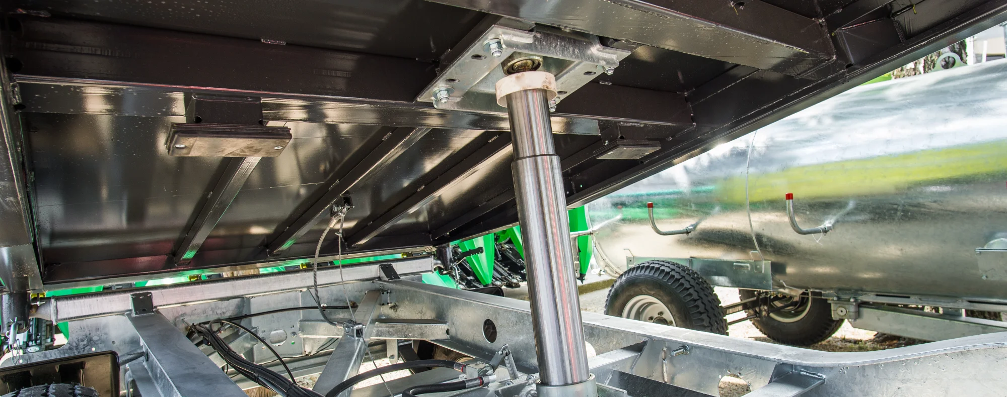 siłownik do przyczepy jednoosiowej